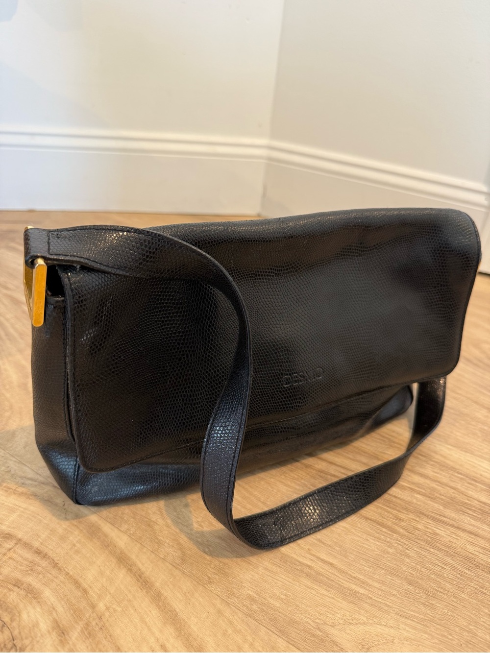 Desmo 90s Lizard Embossed Leather Shoulder Bag with a Logo Buckle